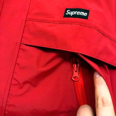 Красная куртка SUPREME